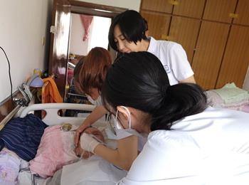 中山区医疗集团巡诊医疗队正式开展入户服务